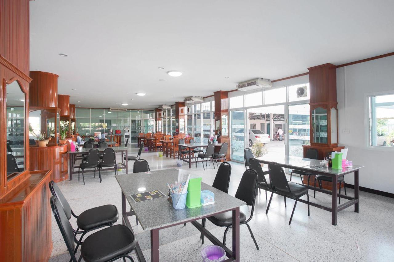 Oyo 75394 Sakthong Grand Hotel Chiang Khong Εξωτερικό φωτογραφία