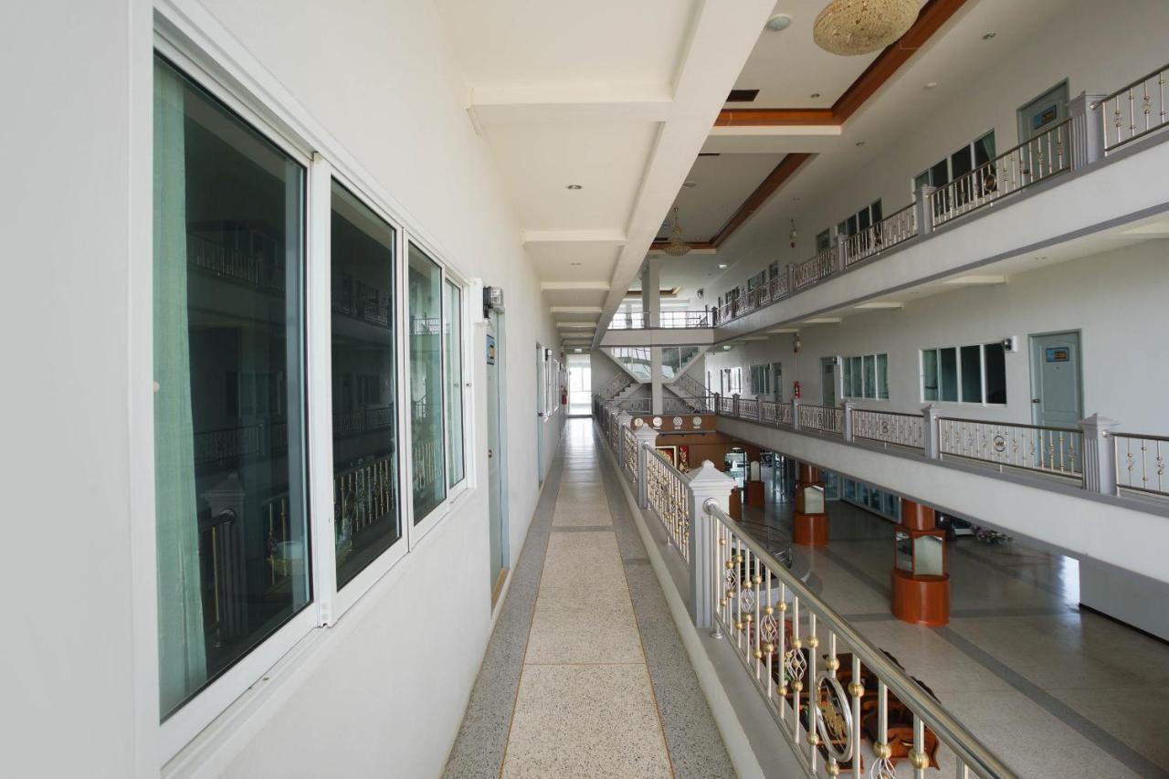 Oyo 75394 Sakthong Grand Hotel Chiang Khong Εξωτερικό φωτογραφία