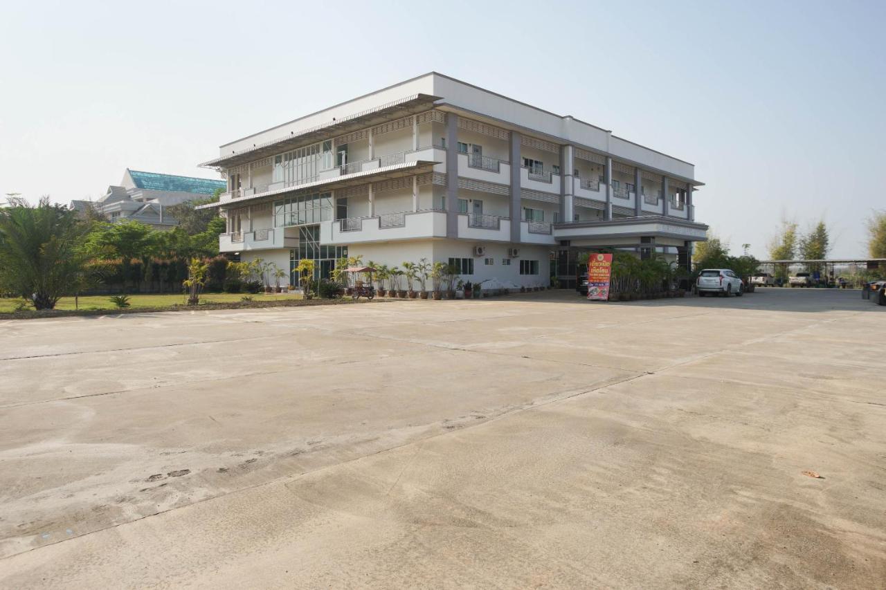 Oyo 75394 Sakthong Grand Hotel Chiang Khong Εξωτερικό φωτογραφία