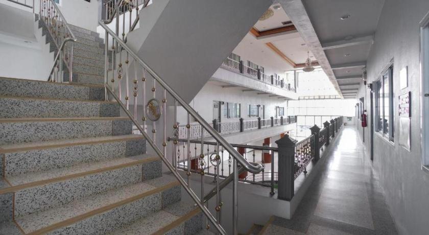 Oyo 75394 Sakthong Grand Hotel Chiang Khong Εξωτερικό φωτογραφία