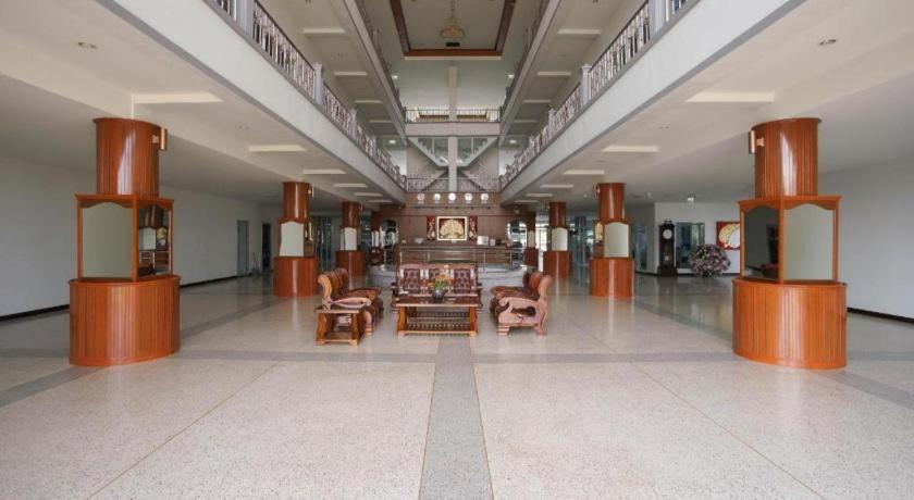 Oyo 75394 Sakthong Grand Hotel Chiang Khong Εξωτερικό φωτογραφία