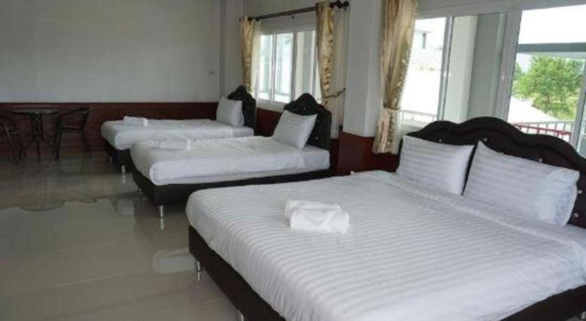 Oyo 75394 Sakthong Grand Hotel Chiang Khong Εξωτερικό φωτογραφία