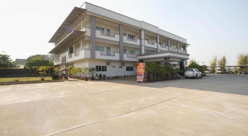 Oyo 75394 Sakthong Grand Hotel Chiang Khong Εξωτερικό φωτογραφία