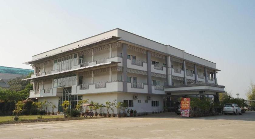Oyo 75394 Sakthong Grand Hotel Chiang Khong Εξωτερικό φωτογραφία