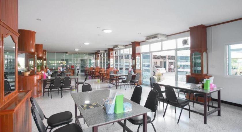 Oyo 75394 Sakthong Grand Hotel Chiang Khong Εξωτερικό φωτογραφία